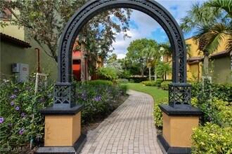 9025 Alturas St in Naples, FL - Building Photo - Building Photo