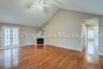 9211 Turner Dr in Evansville, IN - Foto de edificio - Building Photo