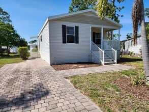 19237 Cedar Crest Ct in North Fort Myers, FL - Building Photo - Building Photo
