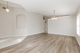 31343 Heatherstone Dr in Wesley Chapel, FL - Building Photo - Building Photo