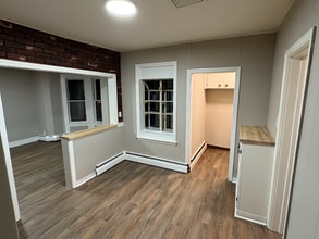 75 Whiting St in New Britain, CT - Building Photo - Building Photo