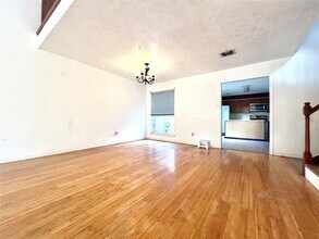11703 Glenwolde Dr in Houston, TX - Building Photo - Building Photo