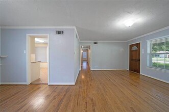 302 Easton Rd in Dallas, TX - Building Photo - Building Photo