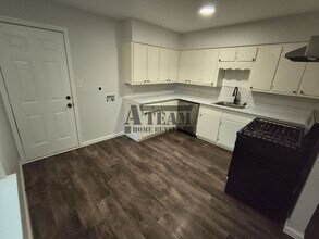 106 N Church St in Trinidad, TX - Building Photo - Building Photo