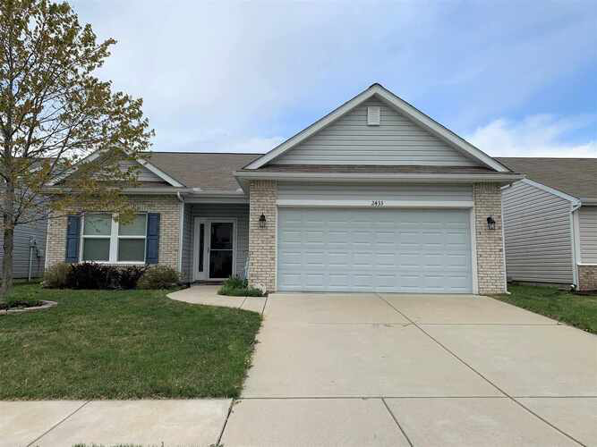 2433 Fleming Dr in West Lafayette, IN - Foto de edificio