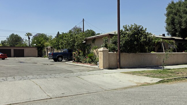 935 Colton Ave in Colton, CA - Foto de edificio - Building Photo