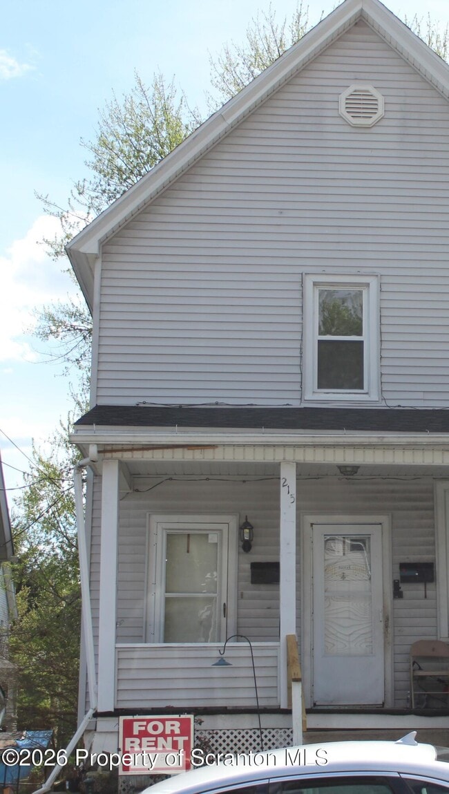 215 Ferdinand St in Scranton, PA - Building Photo - Building Photo