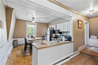 563 Putnam Pike in Smithfield, RI - Building Photo - Building Photo