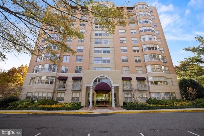 5000 Battery Ln in Bethesda, MD - Building Photo - Building Photo