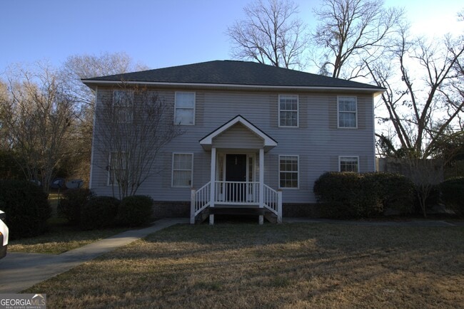 property at 1602 Drayton Ln