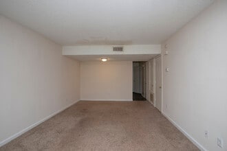 Harbour Landing in Columbia, SC - Foto de edificio - Interior Photo