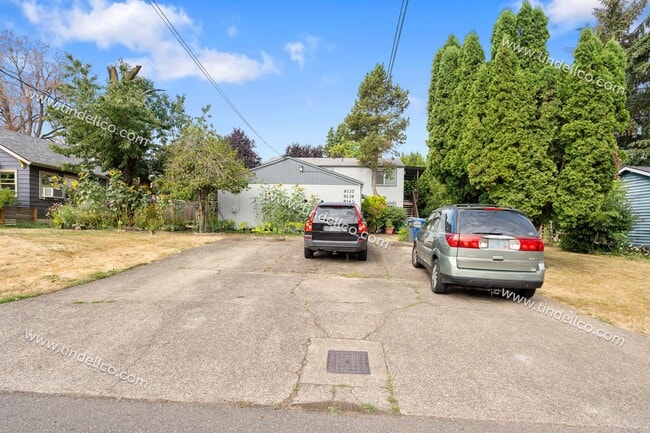 9137-9141-9141 N Adriatic Ave