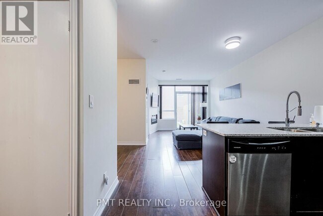 1328 Birchmount Rd in Toronto, ON - Building Photo - Building Photo