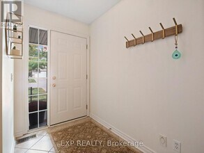 3241 Montrose Rd in Niagara Falls, ON - Building Photo - Building Photo