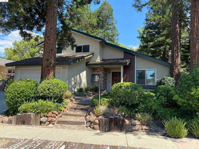 property at 894 St John Cir