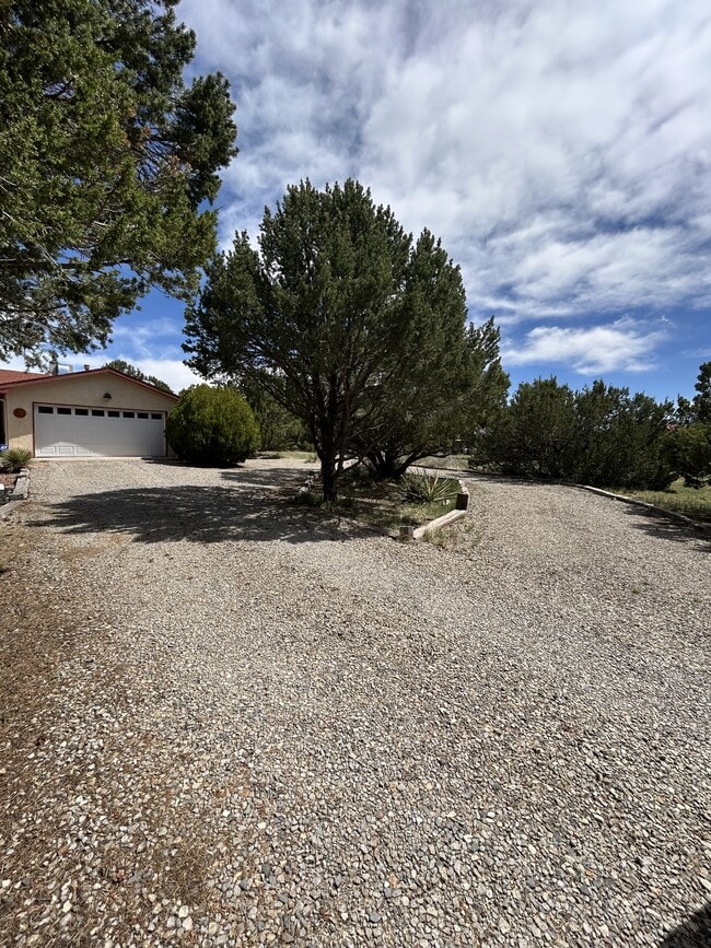1 Autumnwood Ct in Edgewood, NM - Building Photo - Building Photo