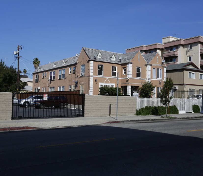 759 S Ardmore Ave in Los Angeles, CA - Foto de edificio