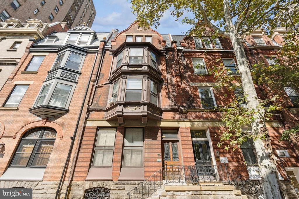2019 Locust St in Philadelphia, PA - Building Photo