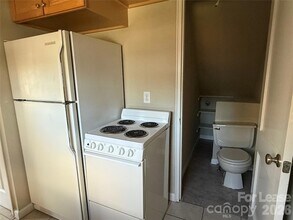 524 Wakefield Dr in Charlotte, NC - Foto de edificio - Building Photo