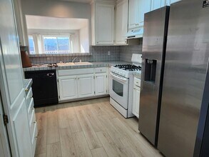 4425 Caminito Pedernal in San Diego, CA - Building Photo - Building Photo