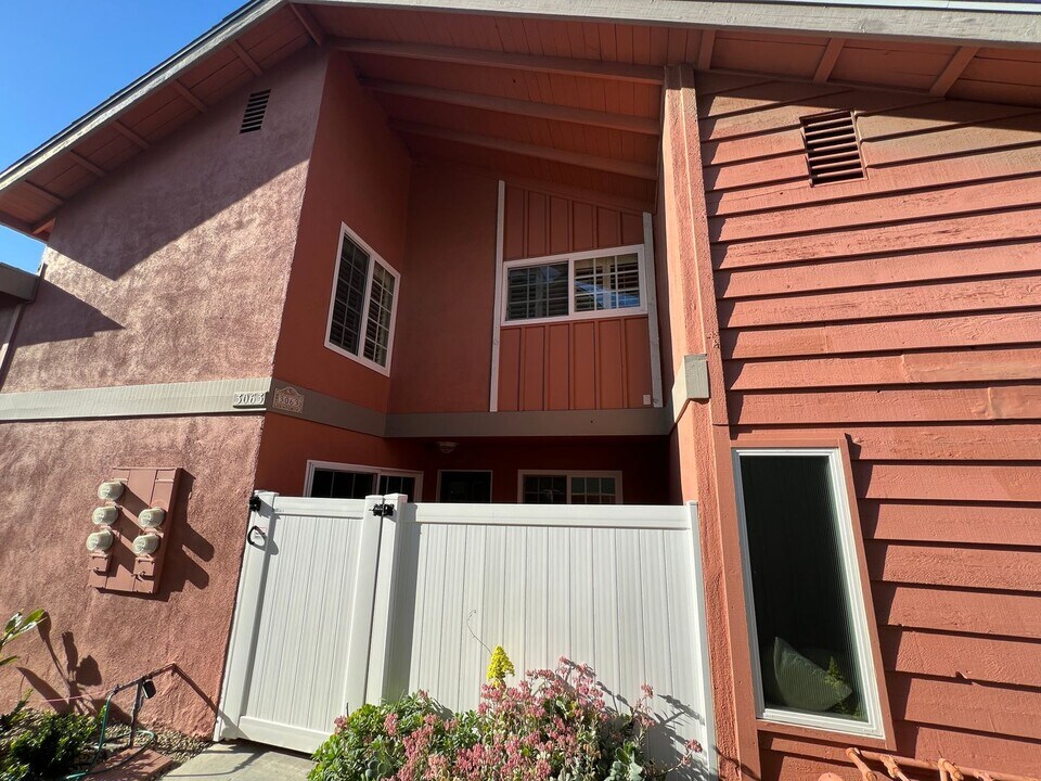 3063 E Harbor Blvd in Ventura, CA - Building Photo