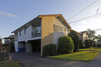 710 E 54th Ave in Vancouver, BC - Building Photo - Primary Photo