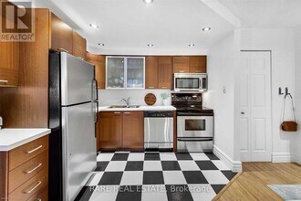 40 Scollard St in Toronto, ON - Building Photo - Building Photo