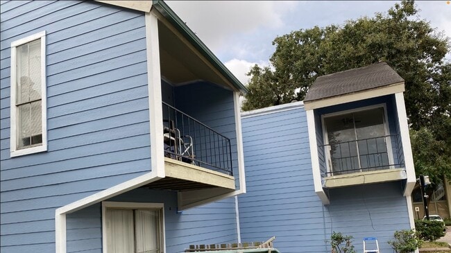 property at 5625 Antoine Dr