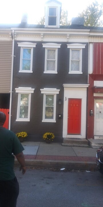 518 S Queen St in York, PA - Building Photo