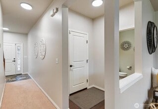 21912 SE 240th Pl in Maple Valley, WA - Building Photo - Building Photo