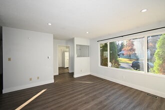 282 Clark Crescent in Prince George, BC - Building Photo - Building Photo