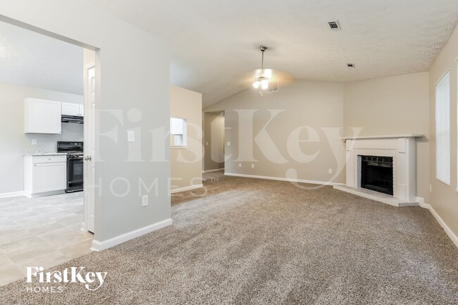 206 Red Oak Dr in Riverdale, GA - Building Photo - Building Photo