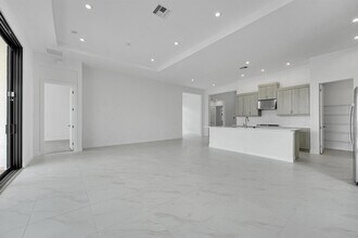 13920 Vivant Dr in Palm Beach Gardens, FL - Foto de edificio - Building Photo