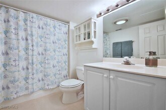 288 4th St S in Naples, FL - Building Photo - Building Photo