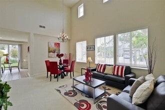 140 Bellflower Ln in Union City, CA - Building Photo - Building Photo