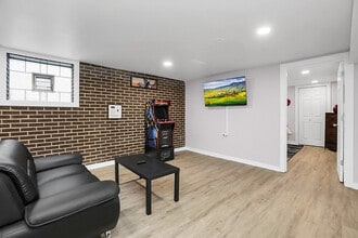 6101 W 64th Pl in Chicago, IL - Building Photo - Building Photo