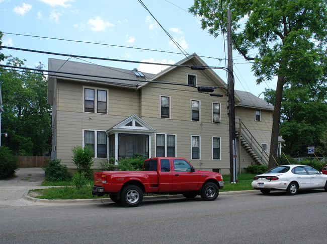 801 E Huron St in Ann Arbor, MI - Foto de edificio - Building Photo