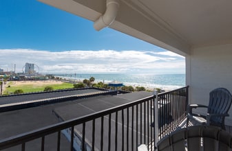 700 N Ocean Blvd in Myrtle Beach, SC - Building Photo - Building Photo