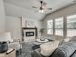 1007 Magnolia Dr in Noble, OK - Building Photo - Building Photo