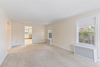 4 Chase Ln in Lincoln, RI - Building Photo - Building Photo