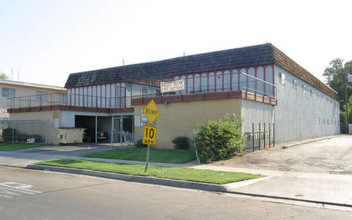 Monarch Apartments in Fresno, CA - Building Photo - Building Photo