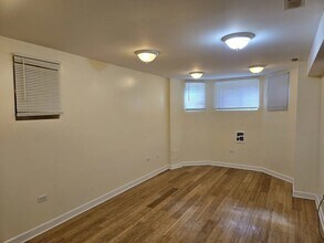 6339 S Eberhart Ave, Unit G in Chicago, IL - Building Photo - Building Photo