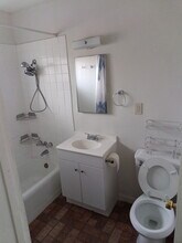 516 E Fredricks St, Unit A in Barstow, CA - Foto de edificio - Building Photo