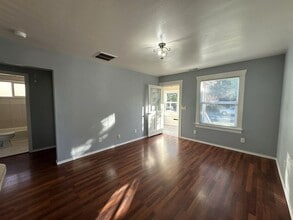2218 Summit Ave in Everett, WA - Building Photo - Building Photo