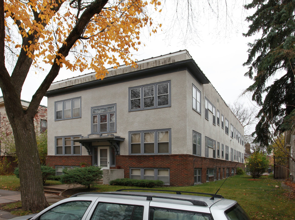 3807 Garfield Ave S in Minneapolis, MN - Foto de edificio