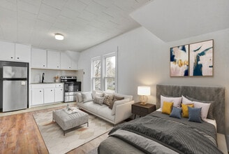 818 Vine St in Lansing, MI - Building Photo - Building Photo