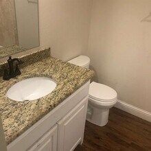 921 W Day St in Denison, TX - Building Photo - Building Photo