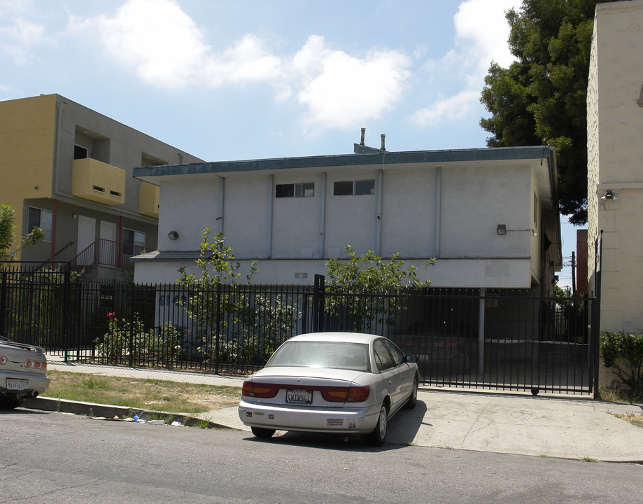 6142 Eleanor Ave. in Los Angeles, CA - Building Photo