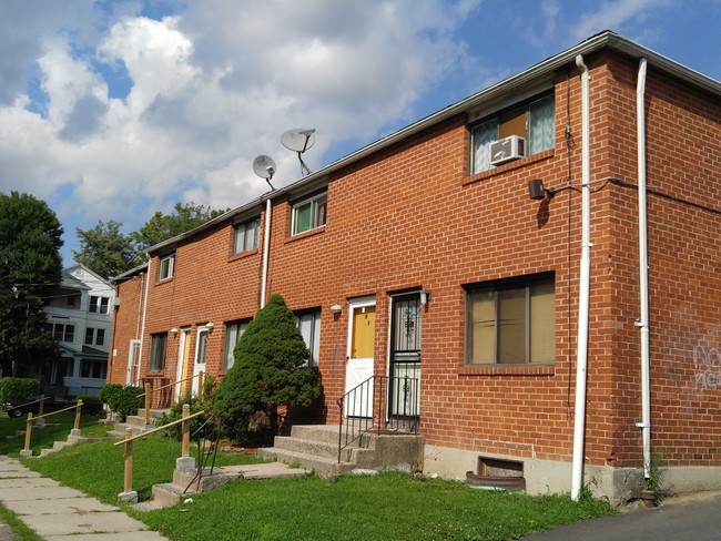 30 Auburn St, Hartford, CT in Hartford, CT - Foto de edificio - Building Photo