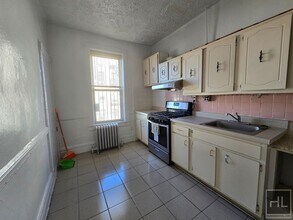 437 53rd St-Unit -2 in Brooklyn, NY - Foto de edificio - Building Photo